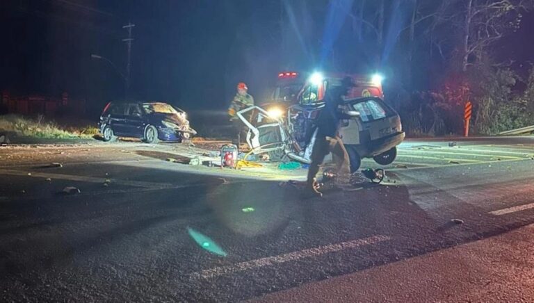 Homem morre após colisão entre dois carros. Miguel que dirigia o Fiat Uno não sobreviveu, nos veículos estavam apenas os condutores.