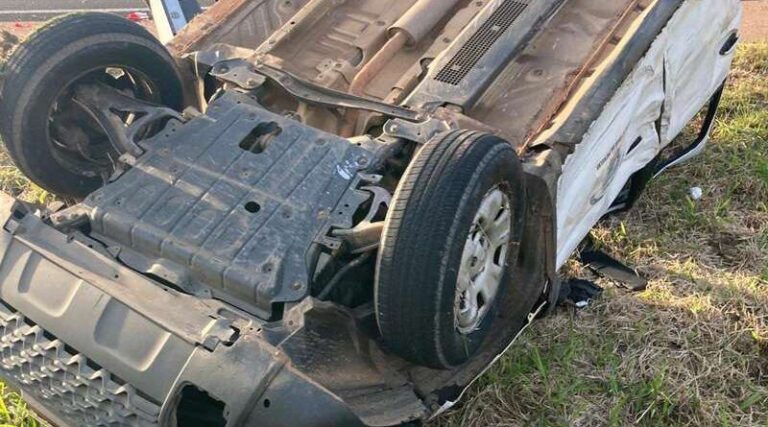 Idosa de 84 anos morre em acidente entre dois carros