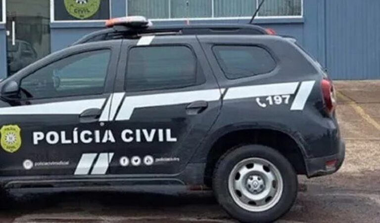 Mulher é presa após ameaçar atear fogo no filho. O caso foi caracterizado como "tortura psicológica" pela Polícia Civil.