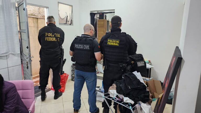 Na manhã desta quinta-feira (20), a Polícia Federal e a Polícia Civil deflagraram a Operação Vulneráveis para desarticular uma organização criminosa especializada em fraudes contra instituições financeiras.