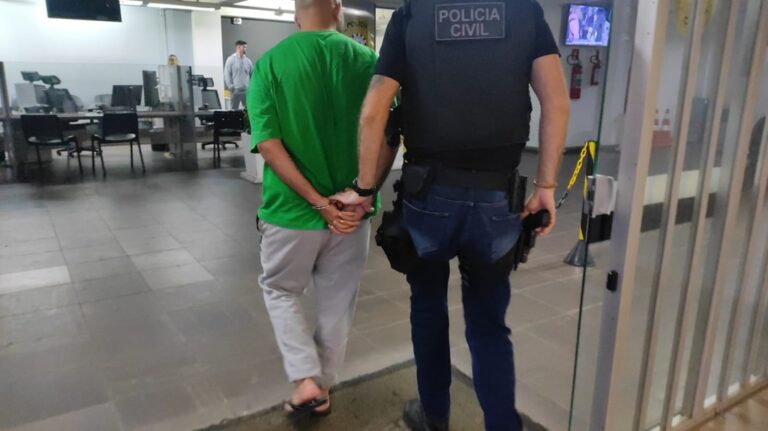 Chega a 13 o número de presos na Operação Irmandade deflagrada pela Polícia Civil em Canoas na manhã desta quinta-feira (13). O objetivo é combater uma organização criminosa que atua no tráfico de drogas e associação para o tráfico.