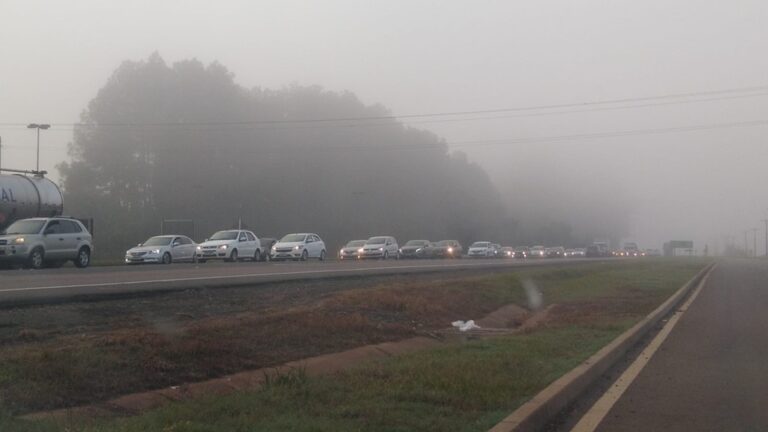 Nesta manhã de quarta-feira (12), a BR-386, no sentido Canoas - Nova Santa Rita, enfrenta um grande congestionamento. O motivo, é um ônibus em pane mecânica, conforme apuração da Agência GBC.