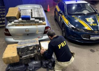 Um jovem de 24 anos foi preso pela Polícia Rodoviária Federal (PRF) na última terça-feira (4) ao transportar maconha, pasta-base de cocaína e cloridrato de cocaína na BR-101 em Osório, no Litoral Norte.