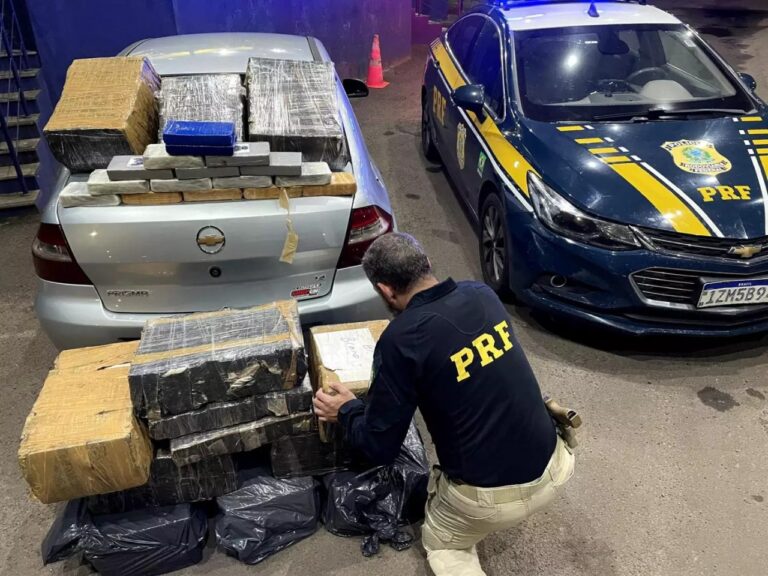 Um jovem de 24 anos foi preso pela Polícia Rodoviária Federal (PRF) na última terça-feira (4) ao transportar maconha, pasta-base de cocaína e cloridrato de cocaína na BR-101 em Osório, no Litoral Norte.