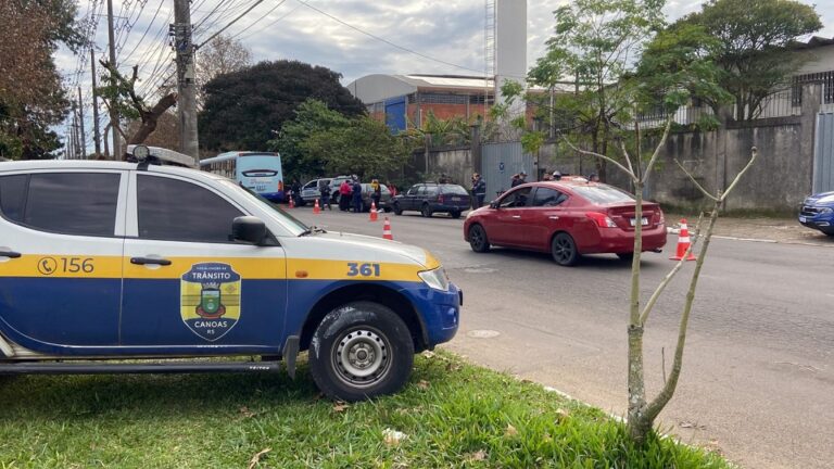 A Secretaria Municipal de Transportes e Mobilidade (SMTM), por meio da Diretoria de Trânsito, informa que há sete pontos com bloqueio na cidade, nesta terça-feira (18).