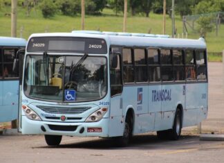 Quais são os horários das linhas da Transcal entre Canoas e Porto Alegre? Sem trem, o trajeto até a Capital precisa ser feito de ônibus. 