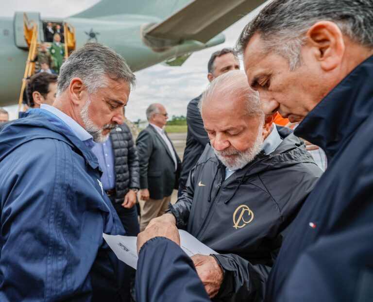 O presidente Lula chega em Canoas nesta quinta-feira (6). Ele desembarca na Base Aérea para a quarta visita ao RS desde o início da enchente