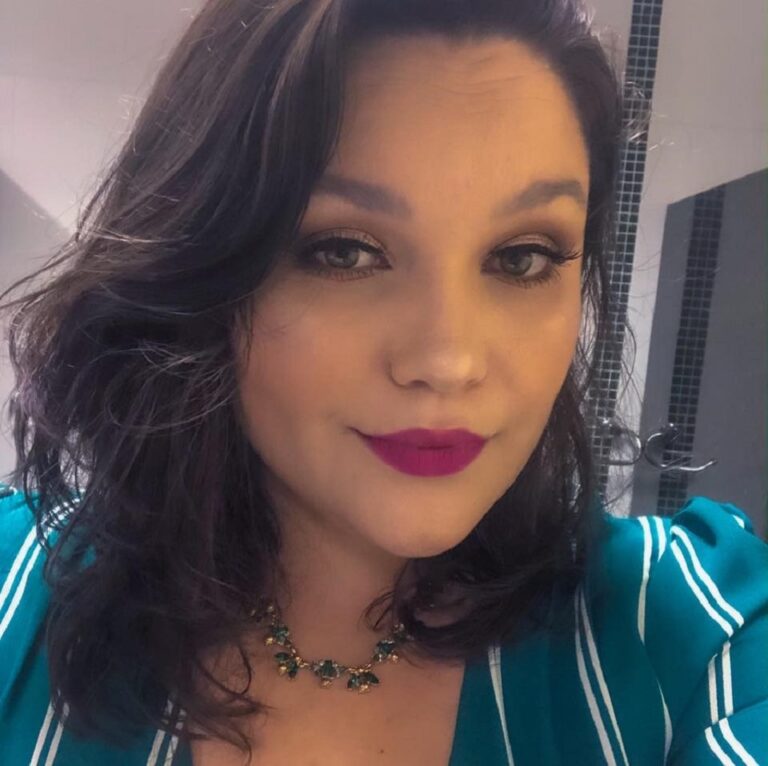 Uma mulher morreu após colidir o carro com uma carreta na RSC-287, na noite da última terça-feira (25) em Venâncio Aires.