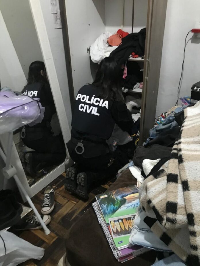 A Polícia Civil deflagrou na manhã desta terça-feira (11) a Operação Fire. O objetivo é combater uma organização criminosa que atua no tráfico de drogas e homicídios em Uruguaiana, na Fronteira Oeste.