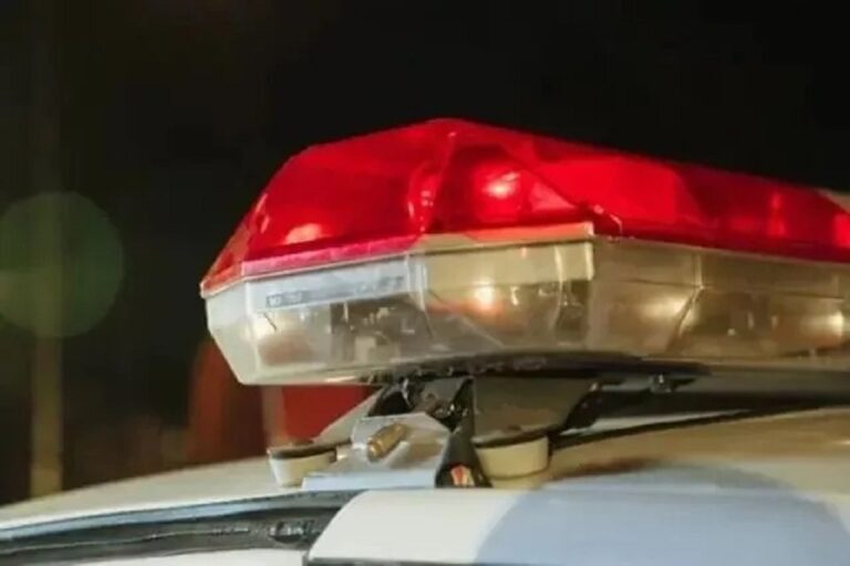 O pai de uma adolescente foi preso, por estupro de vulnerável após abusar sexualmente da própria filha de 17 anos, internada na Unidade de Terapia Intensiva (UTI) em São Paulo. De acordo com vídeos realizados pelos funcionários do hospital, o homem estava com a mão dentro do avental da menina.