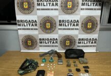 Um traficante foi preso fazendo tele-entrega de drogas no bairro Guajuviras, em Canoas. A ação foi realizada pelos policiais do 15° Batalhão de Polícia Militar (15° BPM).
