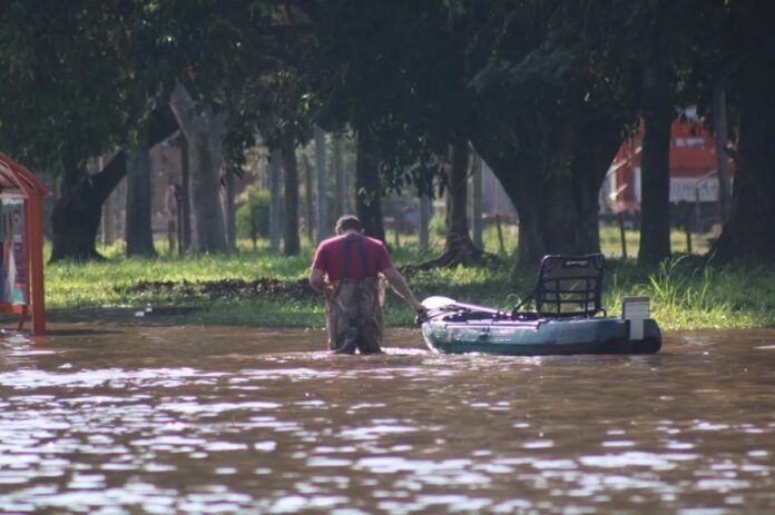 Canoas doação fogões geladeiras