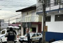 Criminoso é morto a tiros por cliente que reagiu a tentativa de assalto, outro conseguiu fugir. Ele não teve o nome divulgado.