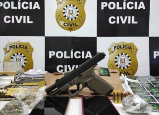 Dois criminosos que roubaram um veículo no bairro Olaria, em Canoas, foram presos na manhã desta terça-feira (9).