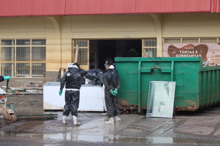 A Unidasul avalia a reabertura de supermercado atingido pela enchente. A filial do Rissul, no bairro Mathias Velho, ficou mais de 20 submerso