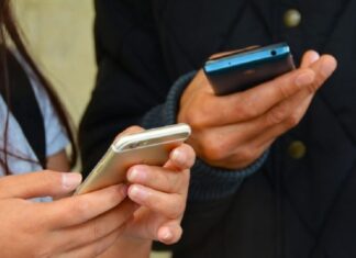 O Mercado Livre está proibido de vender celulares sem o selo da Agência Nacional de Telecomunicações (Anatel).