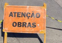 Uma obra causa bloqueios e desvios no trânsito em Canoas. Os serviços acontecem na rua Venâncio Aires, no bairro Niterói