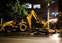 A Prefeitura de Canoas anunciou que fará a limpeza de entulhos da enchente durante 24 horas no bairro Mathias Velho.