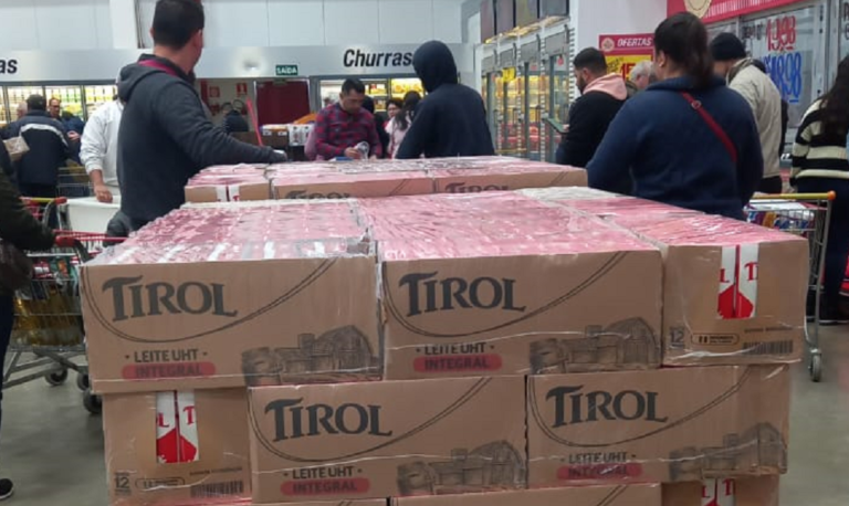 Tem promoção de leite em Canoas neste sábado, 6 de julho. O litro de leite está sendo vendido por menos de R$ 4.