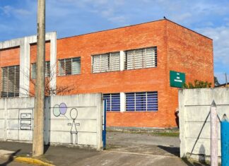 Duas escolas seguem com aulas suspensas em Canoas na manhã desta quarta-feira (31). Pais e alunos estão preocupados com a situação e gerando dúvidas sobre quando a situação será normalizada.