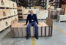 Funcionários da AGCO desenvolveram um projeto na unidade da AGCO em Jundiaí para reaproveitar caixas de papelão usadas em embalagens.