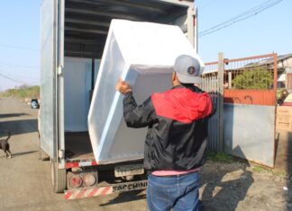 Prefeitura de Canoas começa a entregar doações de fogões e geladeiras em Canoas.