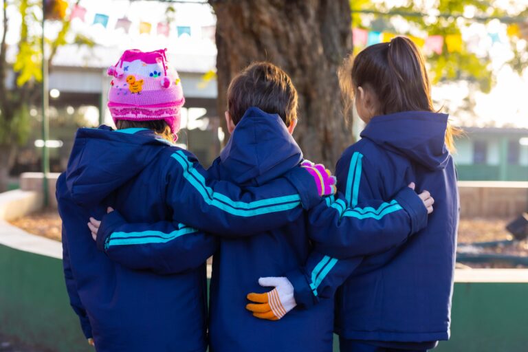 Estudantes Canoas material