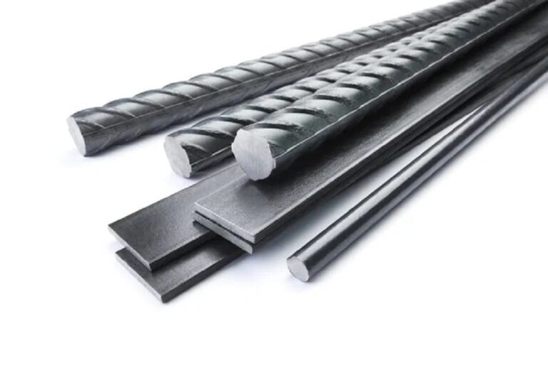 Uma mulher é investigada por ter estuprado o marido com uma barra de ferro. O filho do casal, um menino de 10 anos, gravou o crime.