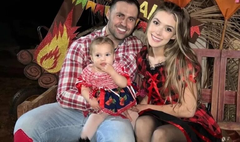 Uma família morreu após uma colisão entre carro e van de trânsito na PR-317 em Maringá, na última quarta-feira (03). 