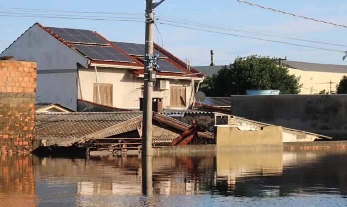 Casas inundada em Canoas, vítimas da enchente vão receber imóveis do governo