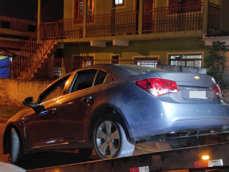 O que se sabe sobre caso do homem morto a tiros dentro de carro em Canoas