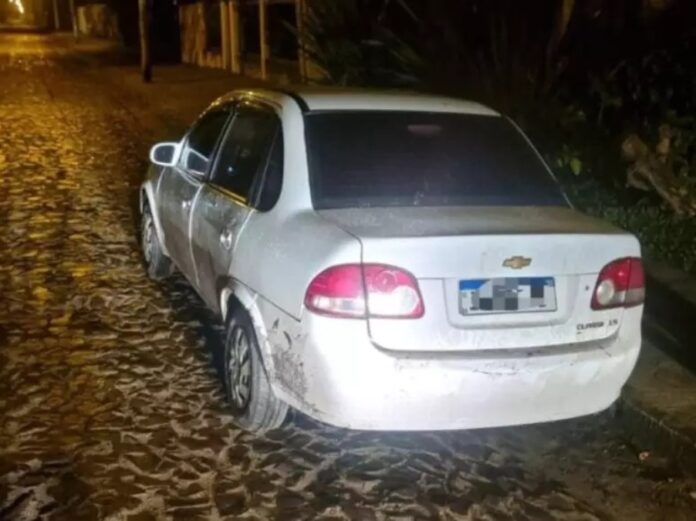 Motorista de aplicativo é baleado durante assalto. Um motorista de aplicativo levou um tiro e teve seu carro roubado durante assalto.