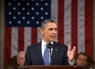 Barack Obama discursa em evento no EUA