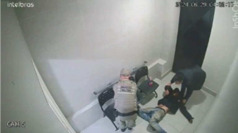 Policiais salvaram um preso que teve um mal súbito dentro da Delegacia de Polícia de Pronto Atendimento. O caso ocorreu no último sábado (29).