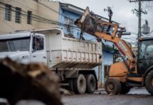 A limpeza das ruas continua nos bairros Mathias, Harmonia, Mato Grande, Fátima e Rio Branco no lado Oeste de Canoas.