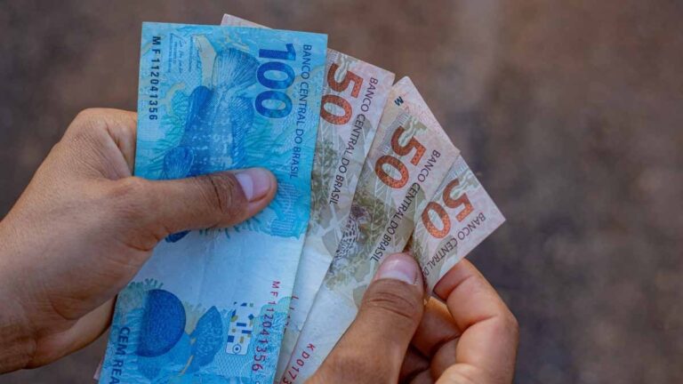 Governo Federal paga benefício de R$ 1.412; Veja se você tem direito