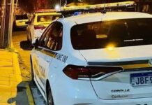 Homem é morto a tiros na frente do irmão