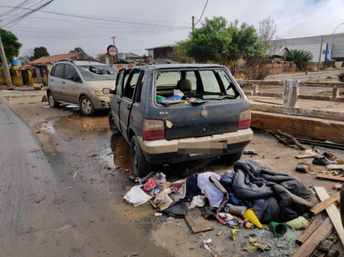 veículos abandonados canoas