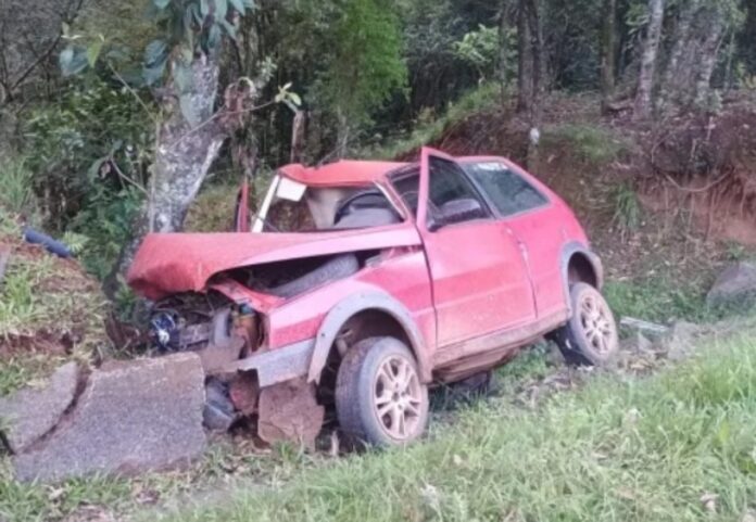 Motorista de Canoas morre em acidente após perder controle da direção