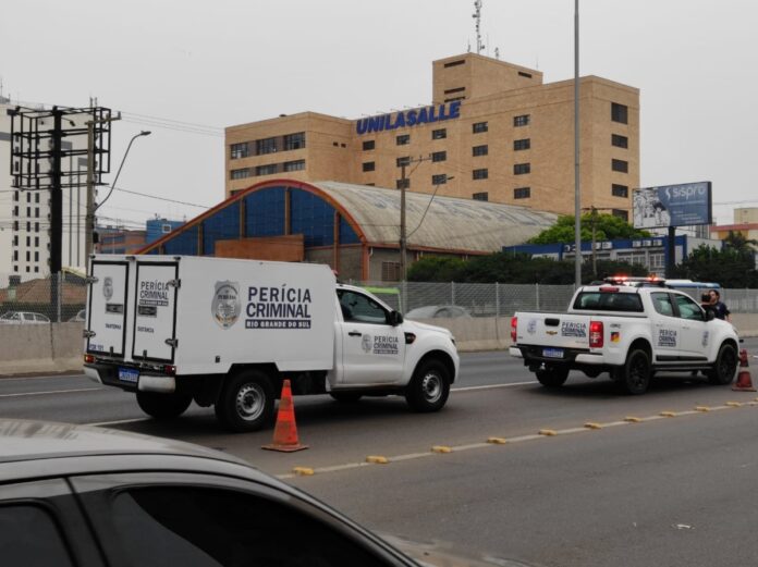 Após perícia em acidente com morte, trânsito é liberado na BR-116 em Canoas