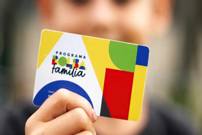 Esse auxílio extra do Bolsa Família, destinado a famílias de baixa renda, permitirá que os cadastrados recebam um suporte adicional.