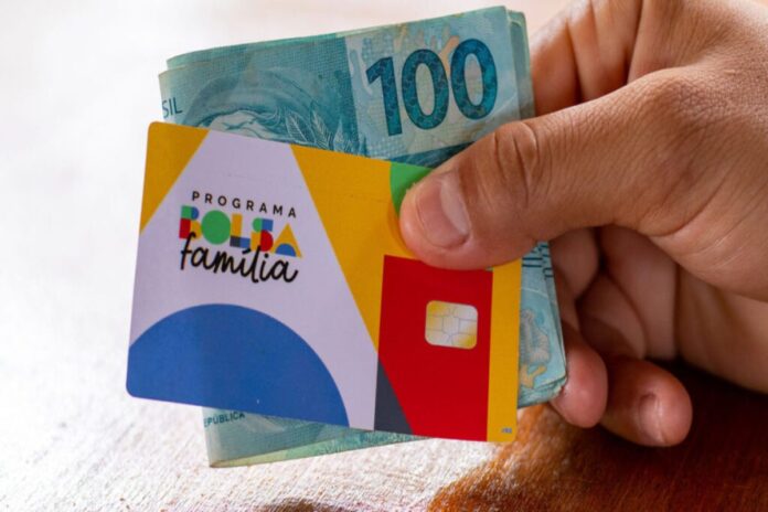 A Caixa Econômica Federal começa a realizar os pagamentos dos benefícios do Bolsa Família e prosseguem até o dia 30 de setembro.