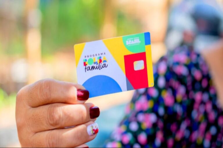 Para receber o Bolsa Família, as famílias devem estar dentro de algumas para que o benefício seja liberado.