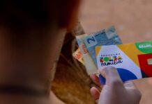 O MDS informou que a Caixa Econômica Federal (CEF) realiza os pagamentos do Bolsa Família nos últimos 10 dias úteis de cada mês.