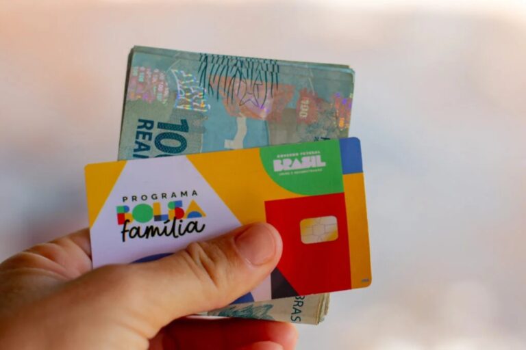 Muitas famílias estão optando por não utilizar o aplicativo do Caixa Tem para acessar o Bolsa Família como medida de segurança contra golpes.