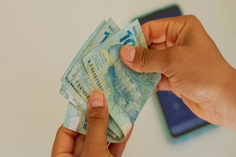 O BPC atende idosos com 65 anos ou mais, além de pessoas com deficiência física e/ou intelectual, em situação de vulnerabilidade social.