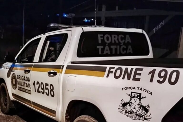 De dentro de carro, criminosos matam homem a tiros