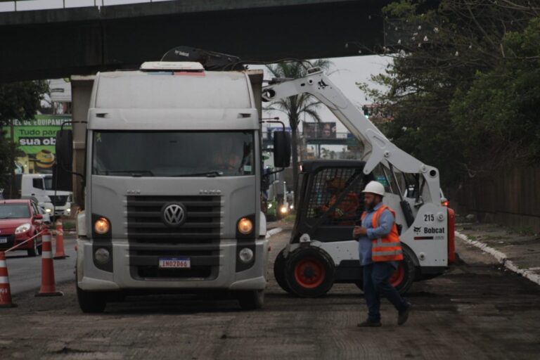 Tapa buraco Canoas Av. Guilherme Schell