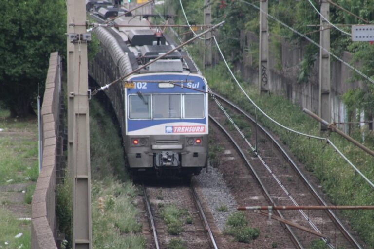 Trensurb retoma operação até Porto Alegre