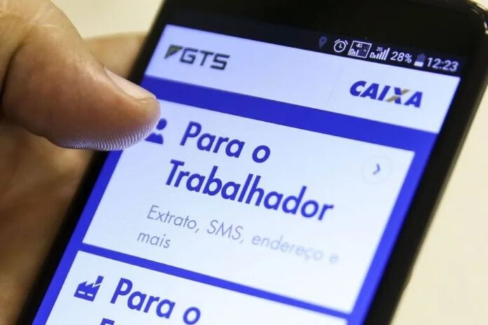 Trabalhadores demitidos podem perder parte da multa do FGTS; Entenda